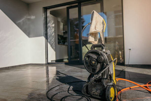 Best Pool Deck Cleaning  in Chinook, MT